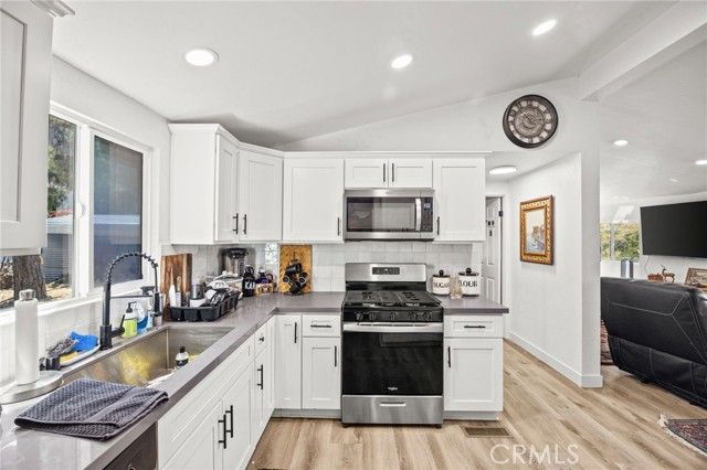 33180 Hollister, Lake Elsinore, CA 92530