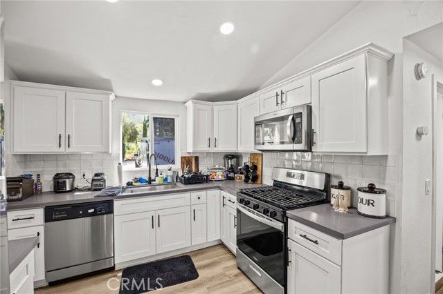 33180 Hollister, Lake Elsinore, CA 92530