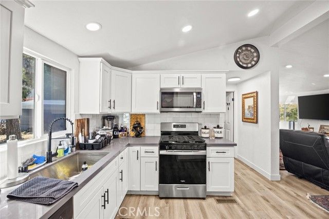 33180 Hollister, Lake Elsinore, CA 92530