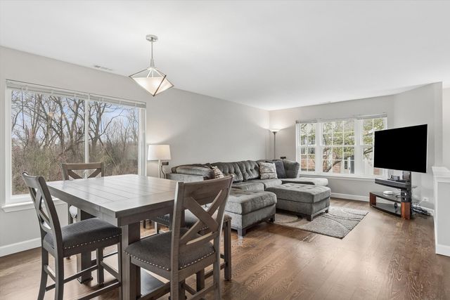 2779 Woodmere Drive 2779, Darien, IL 60561