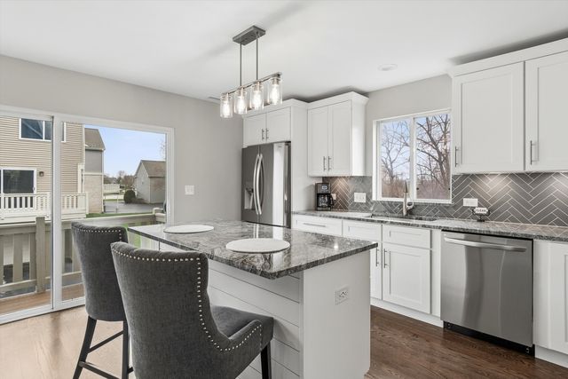 2779 Woodmere Drive 2779, Darien, IL 60561