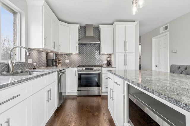 2779 Woodmere Drive 2779, Darien, IL 60561