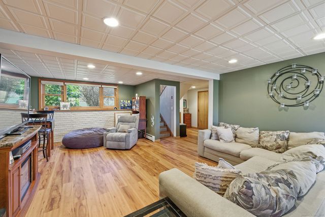 41 Overlook Drive, New Milford, CT 06776