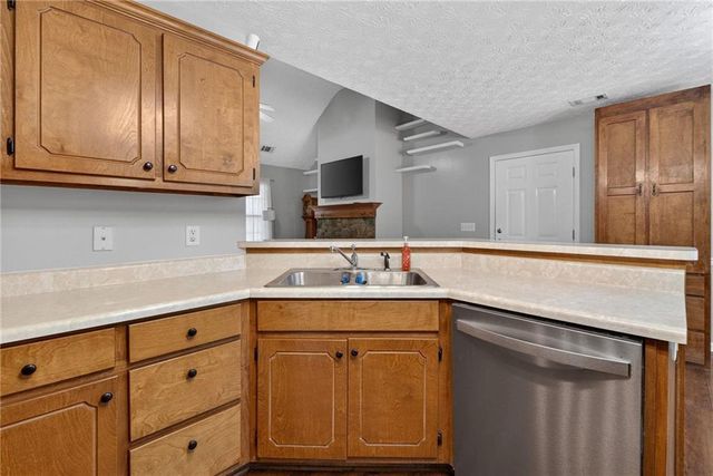 846 Campbell Rd, Covington, GA 30014