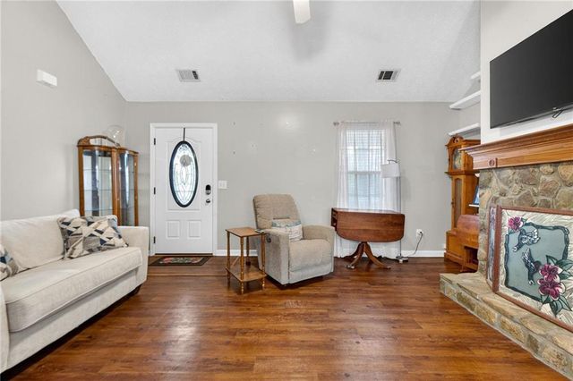 846 Campbell Rd, Covington, GA 30014