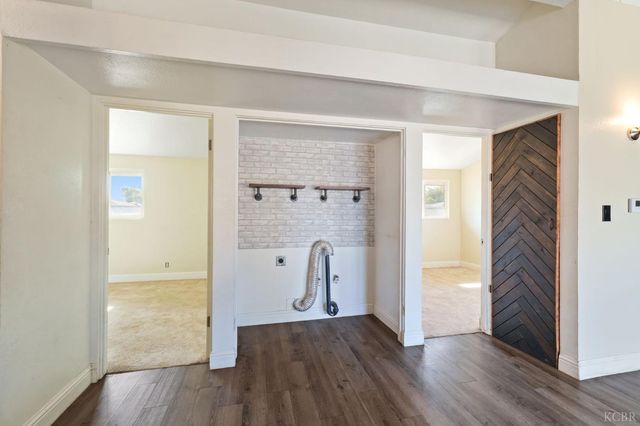 1004 E Myrtle Street, Hanford, CA 93230