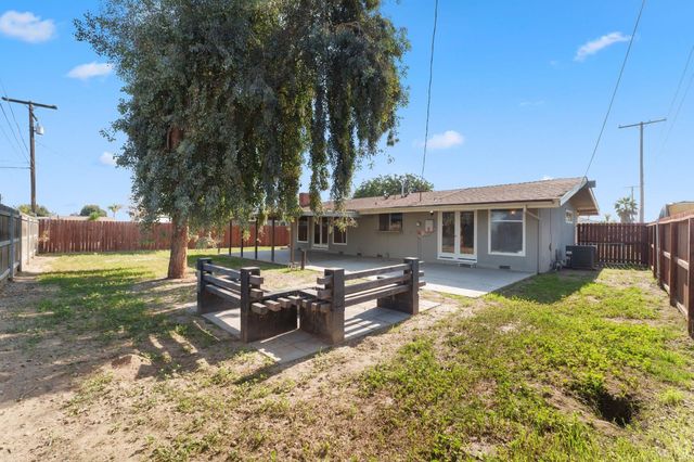 1004 E Myrtle Street, Hanford, CA 93230