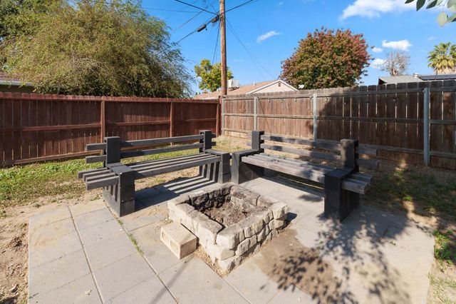 1004 E Myrtle Street, Hanford, CA 93230