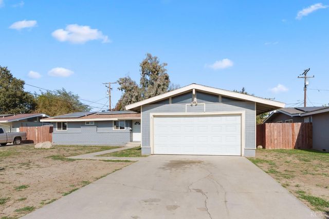 1004 E Myrtle Street, Hanford, CA 93230