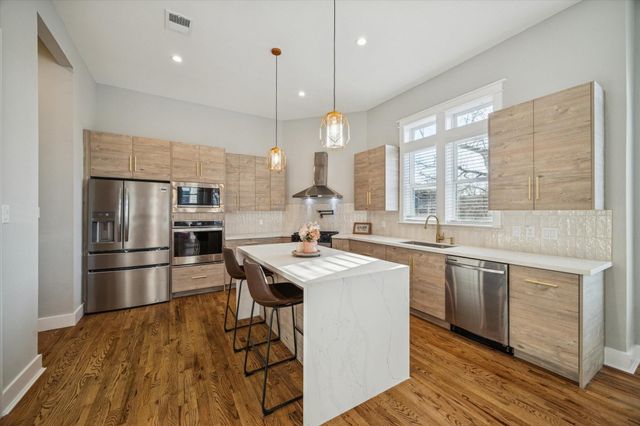 1003 E 28th Street, Houston, TX 77009