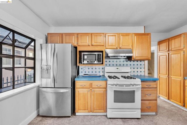 3275 Hyde, Oakland, CA 94601