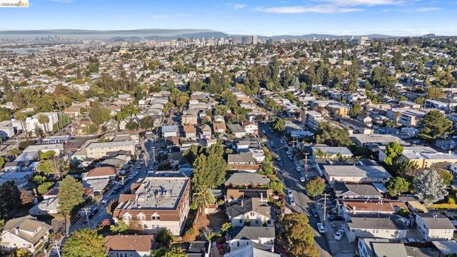 3275 Hyde, Oakland, CA 94601