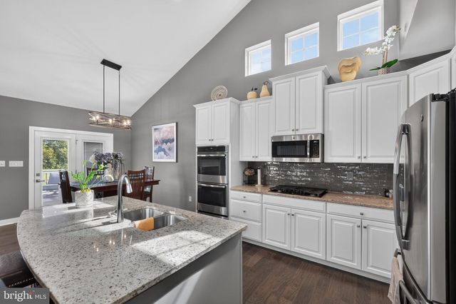 646 SWANSEA DR, Middletown, DE 19709