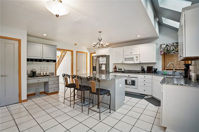 336 Cobblestone Cir, Robinson Twp, PA 15136
