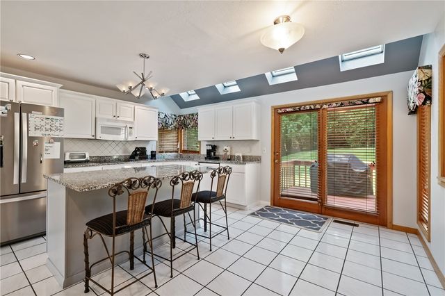 336 Cobblestone Cir, Robinson Twp, PA 15136