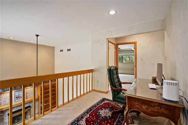 336 Cobblestone Cir, Robinson Twp, PA 15136