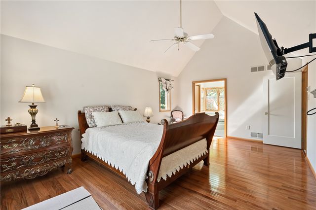 336 Cobblestone Cir, Robinson Twp, PA 15136