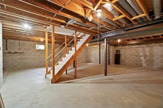 336 Cobblestone Cir, Robinson Twp, PA 15136
