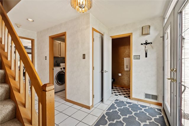 336 Cobblestone Cir, Robinson Twp, PA 15136