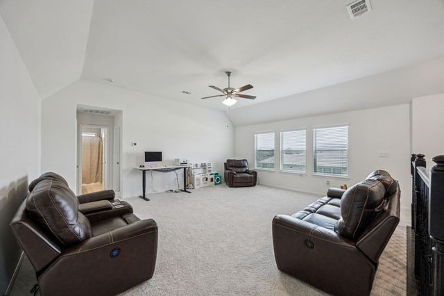 200 Valley Ranch Trail, Dayton, TX 77535