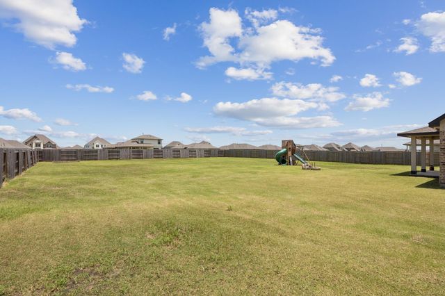 200 Valley Ranch Trail, Dayton, TX 77535
