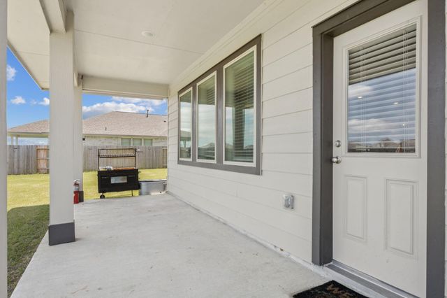 200 Valley Ranch Trail, Dayton, TX 77535