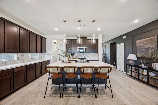 200 Valley Ranch Trail, Dayton, TX 77535