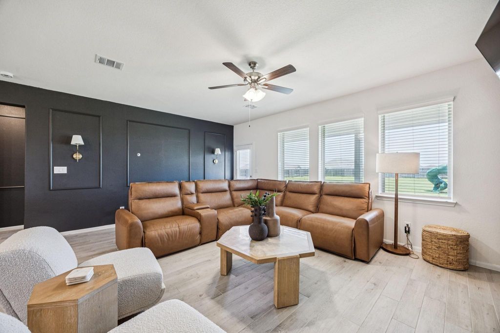 200 Valley Ranch Trail, Dayton, TX 77535