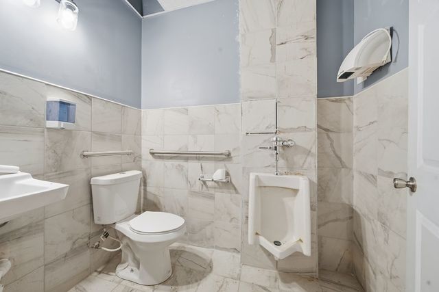 81 W Jefferson Street, Joliet, IL 60432