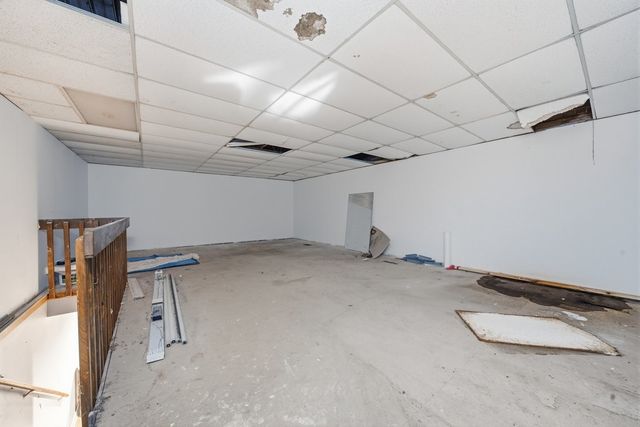 81 W Jefferson Street, Joliet, IL 60432