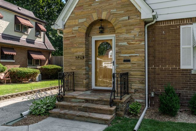 328 HOLLISTER Avenue, Rockford, IL 61108