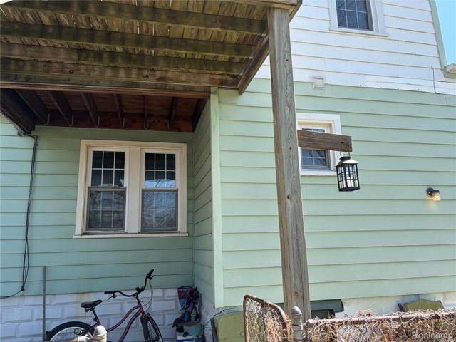 300 2nd Street, Wyandotte, MI 48192
