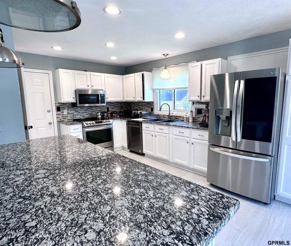 3322 Canyon Road, Lincoln, NE 68516