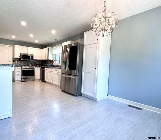 3322 Canyon Road, Lincoln, NE 68516