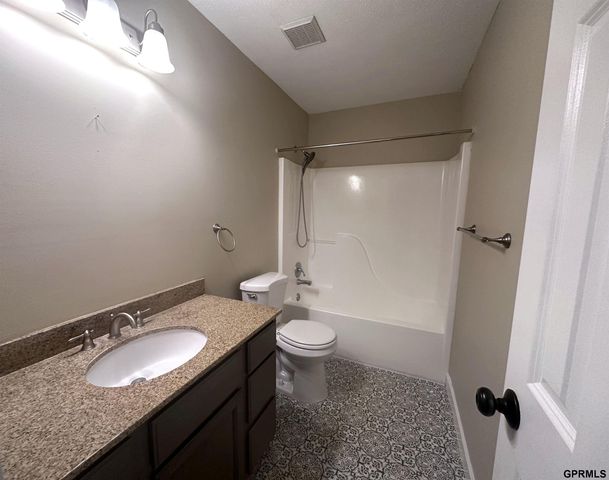3322 Canyon Road, Lincoln, NE 68516