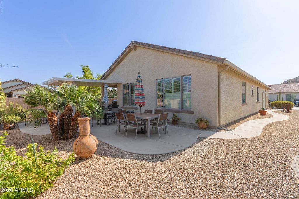 193 W LATIGO Circle, San Tan Valley, AZ 85143 — photo 4
