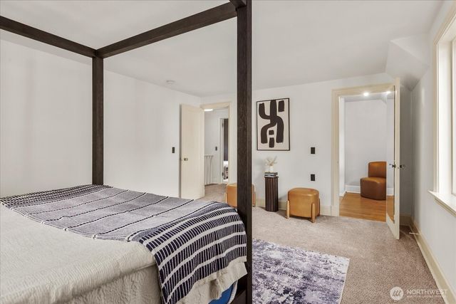 10740 Interlake Avenue N, Seattle, WA 98133