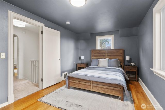 10740 Interlake Avenue N, Seattle, WA 98133