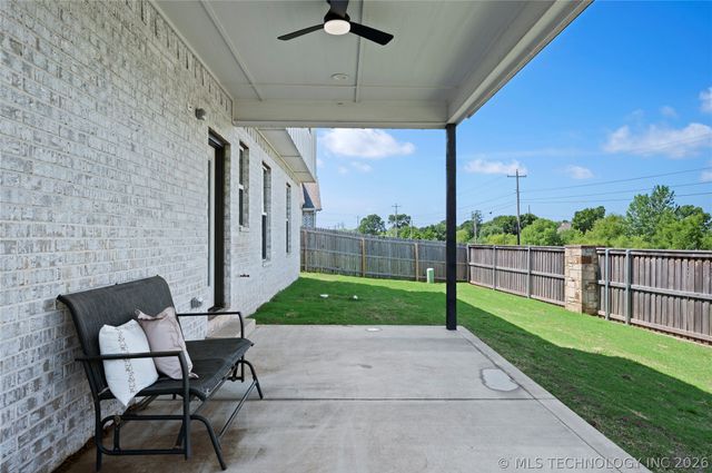 10202 S 226th East Avenue, Broken Arrow, OK 74014