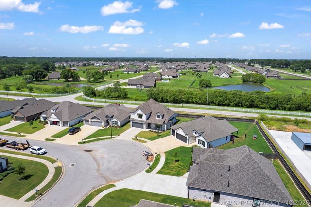 10202 S 226th East Avenue, Broken Arrow, OK 74014