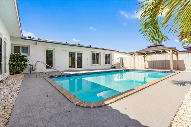 5103 SW 128th Pl, Miami, FL 33175