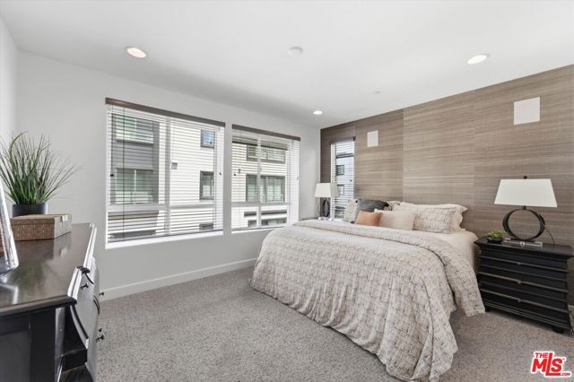 12534 W Fielding Circle 3, Los Angeles, CA 90094