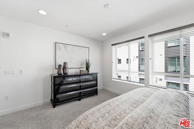 12534 W Fielding Circle 3, Los Angeles, CA 90094