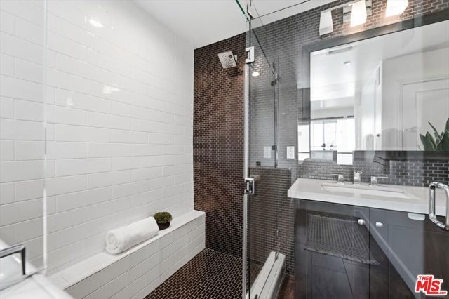 12534 W Fielding Circle 3, Los Angeles, CA 90094