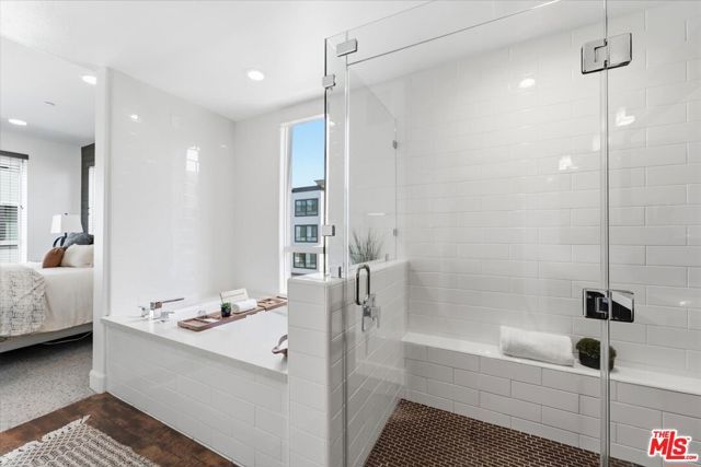 12534 W Fielding Circle 3, Los Angeles, CA 90094