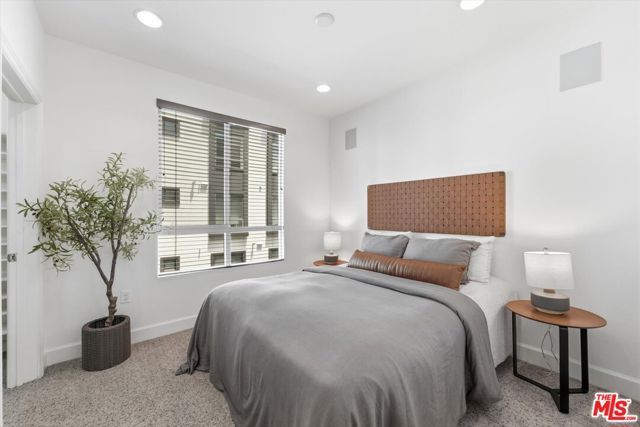 12534 W Fielding Circle 3, Los Angeles, CA 90094