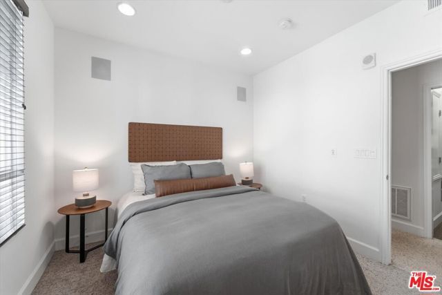 12534 W Fielding Circle 3, Los Angeles, CA 90094
