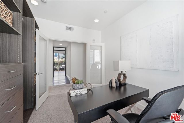 12534 W Fielding Circle 3, Los Angeles, CA 90094
