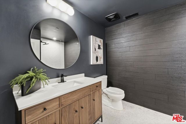 12534 W Fielding Circle 3, Los Angeles, CA 90094