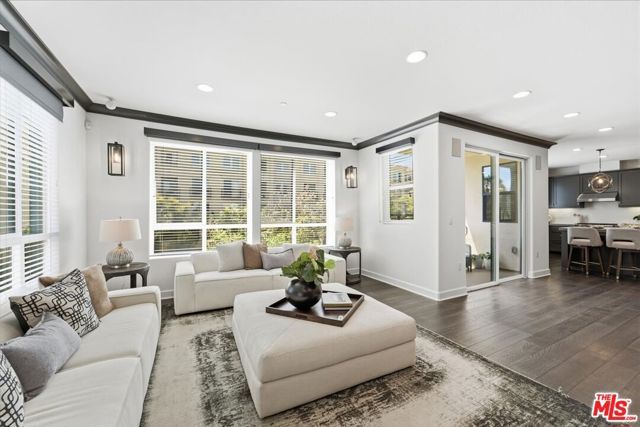 12534 W Fielding Circle 3, Los Angeles, CA 90094